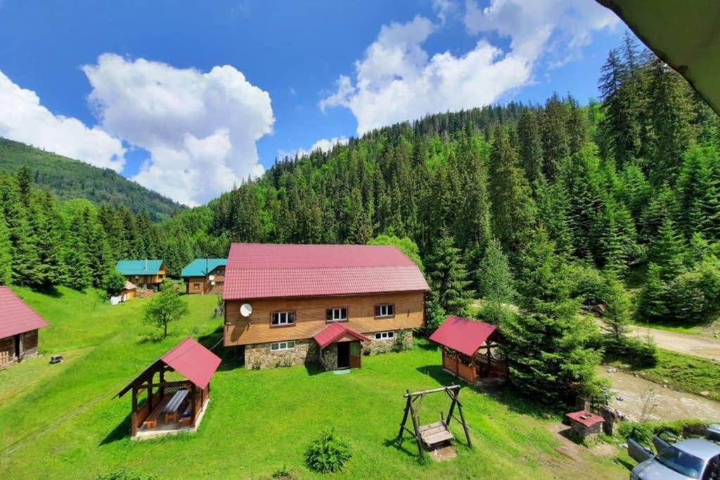 Номер 6 Садиба У Ані Synevyrsʼka Polyana エクステリア 写真